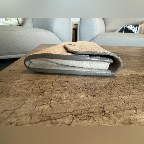 Louis Vuitton Monogram Empreinte Curieuse Sarah Wallet - Picture 4 of 7